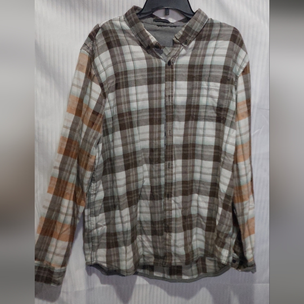 Boho Men's XL Button Up Long Sleeve Plaid Shirt With Pig Patch On Back